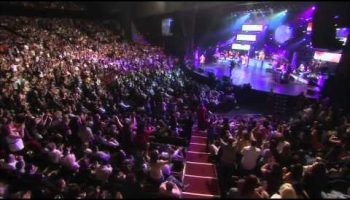 Armenchik – Tox Kez Sirem (Live)