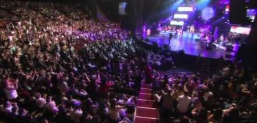 Armenchik – Tox Kez Sirem (Live)