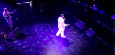 Armenchik – Kuzem Yes (Live)