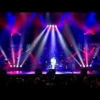 Armenchik – Nayum Em Nkarit (Live)