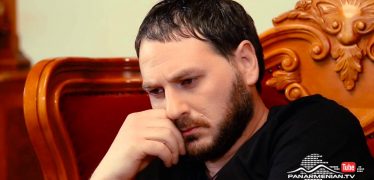 Verjin Hayrike Episode 105