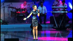 Christine Pepelyan – Ashxarhs Qez (Concert in Hamalir 2012)