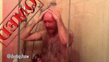 DEMQ SHOW – American Taking Shower VS Armenian Taking Shower