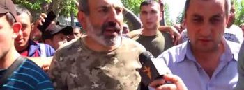 After being released, Nikol Pashinyan march to Republic Square