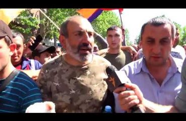 After being released, Nikol Pashinyan march to Republic Square