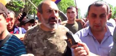 After being released, Nikol Pashinyan march to Republic Square