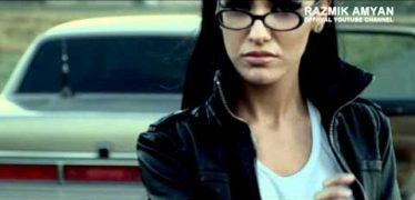 Razmik Amyan Feat. Lilit Hovhannisyan – Qonn Em Darcel