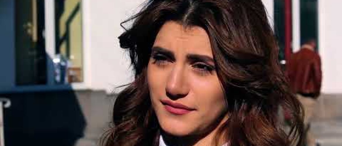 Eleni Oragir Episode 100
